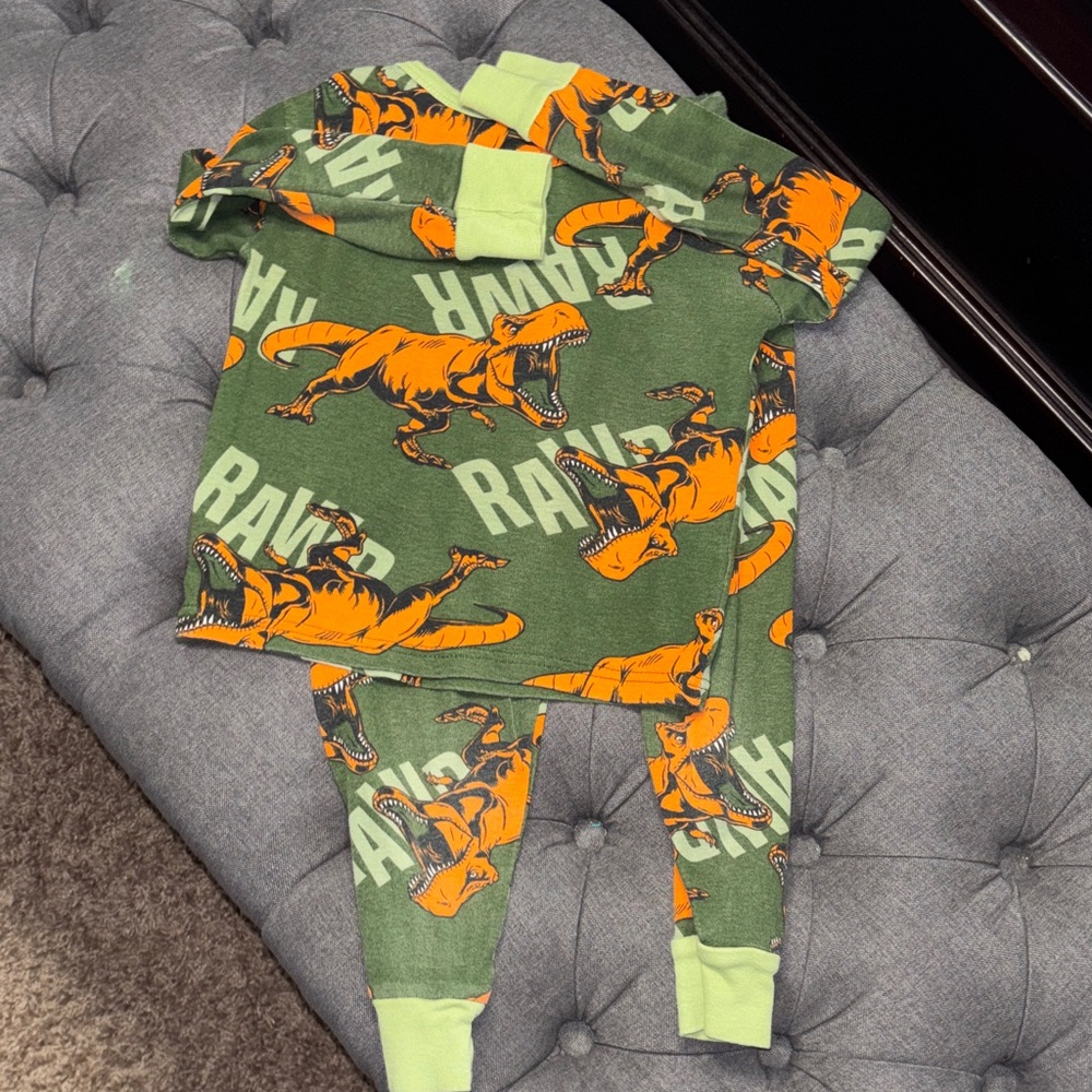 Jurassic World Dinosaur Pajama Set - Green and Orange - Picture 5 of 5